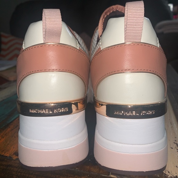 Michael KORS trainers BRAND NEW SIZE 9 - Picture 4 of 5